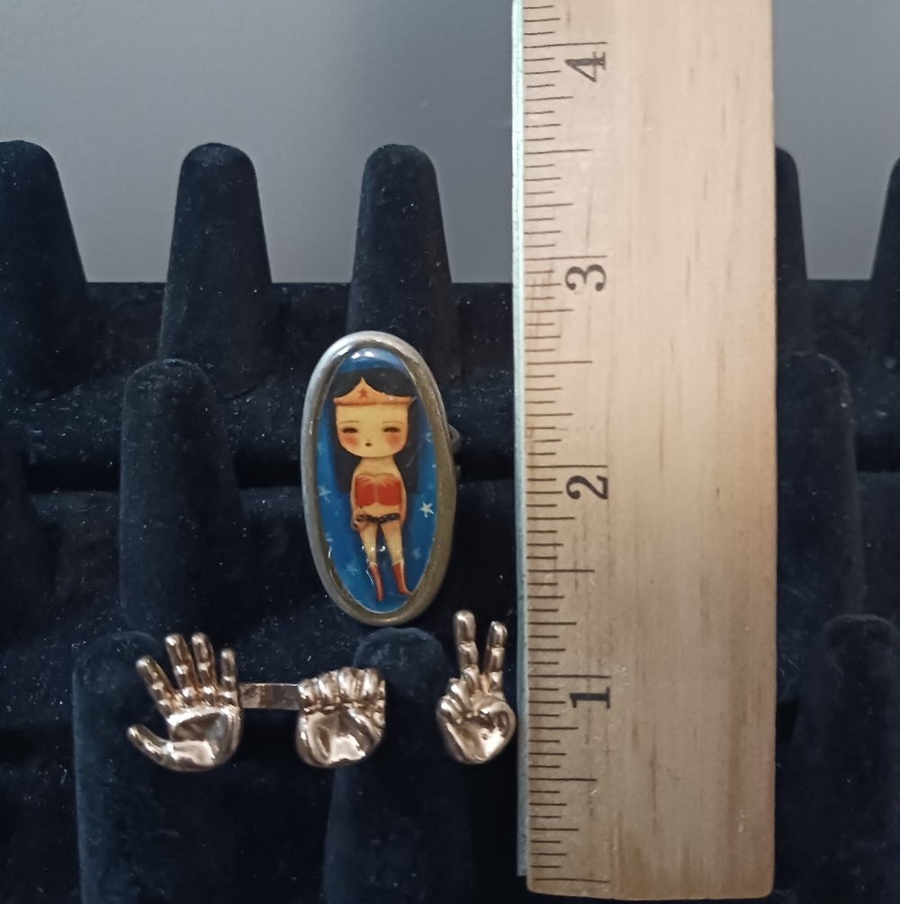 QUIRKY LOT! 2 Finger 3 Hand + Wonder Woman Rings - Picture 5 of 5